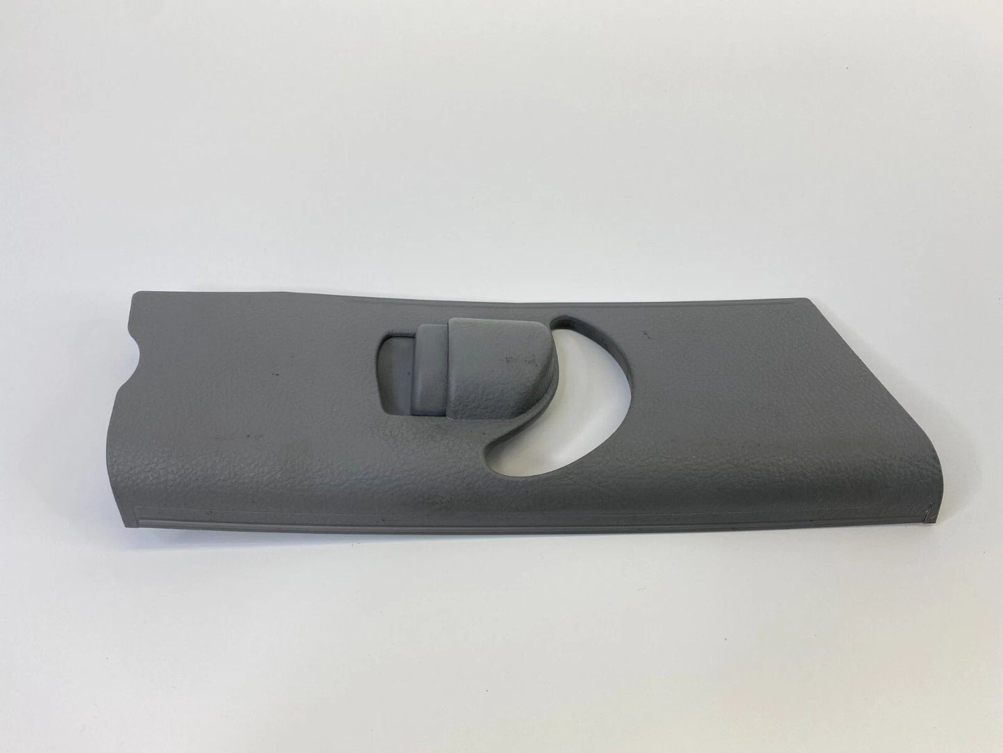 2007-2009 HYUNDAI SANTA FE RIGHT SIDE SEAT BELT HEIGHT ADJUSTER COVER RH OEM
