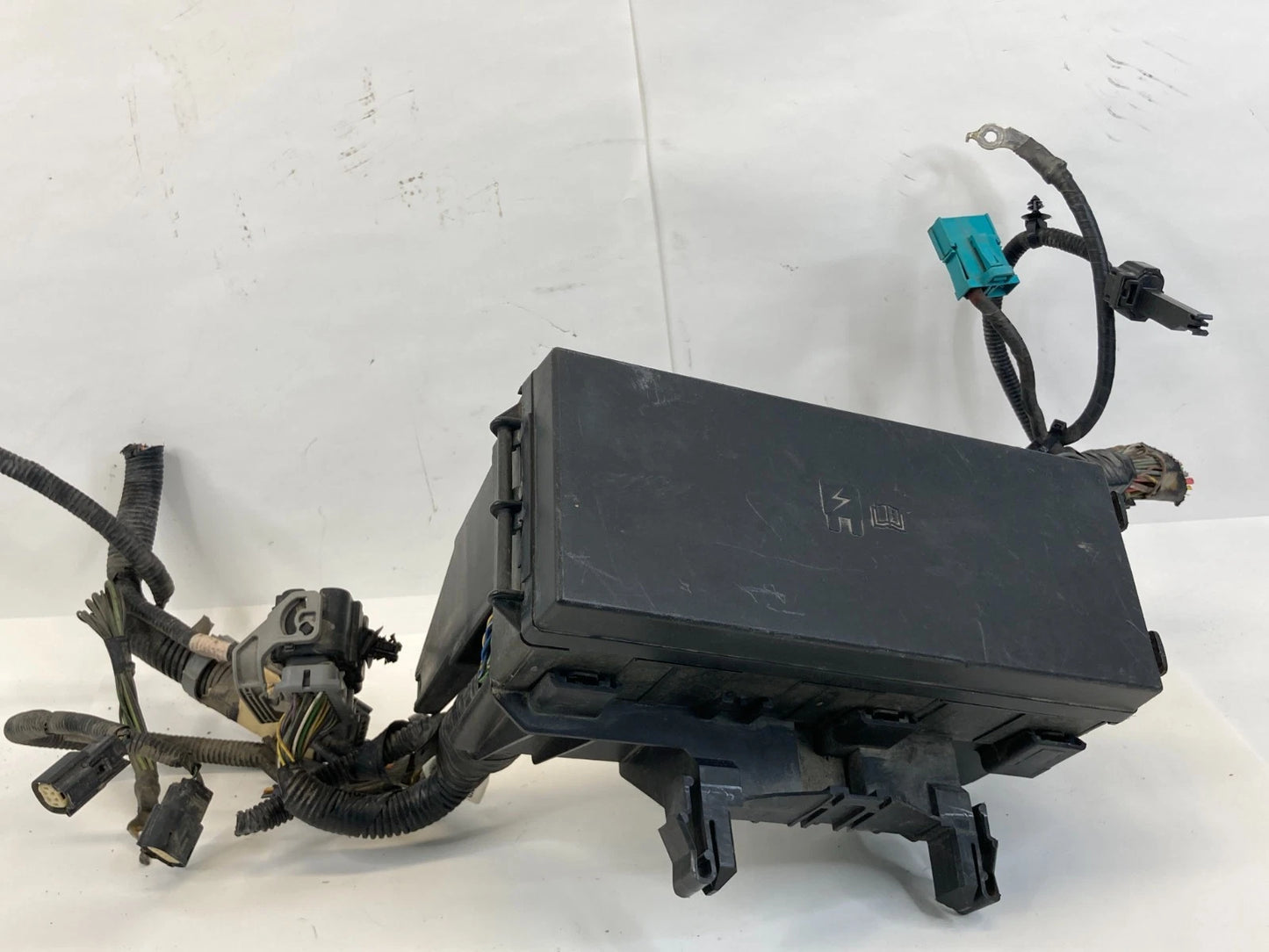 11-15 FORD EXPLORER 13-15 INTERCEPTOR UTILITY ENGINE FUSE RELAY BOX COMPARTMENT