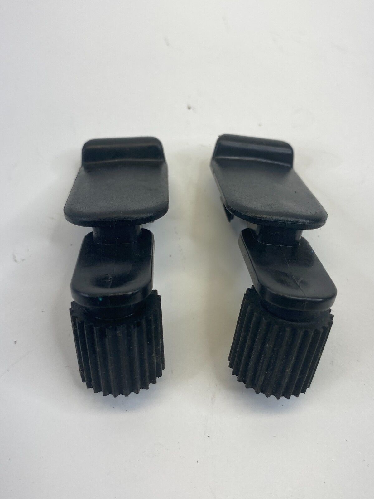 1997 98 99 00 2001 Honda CR-V Glove Box Door Retainer Stopper Arm Pair Set OEM