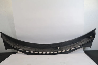 1998-2010 VW NEW BEETLE UPPER WINDSHIELD DEFROSTER NOZZLE VENT COVER TRIM OEM