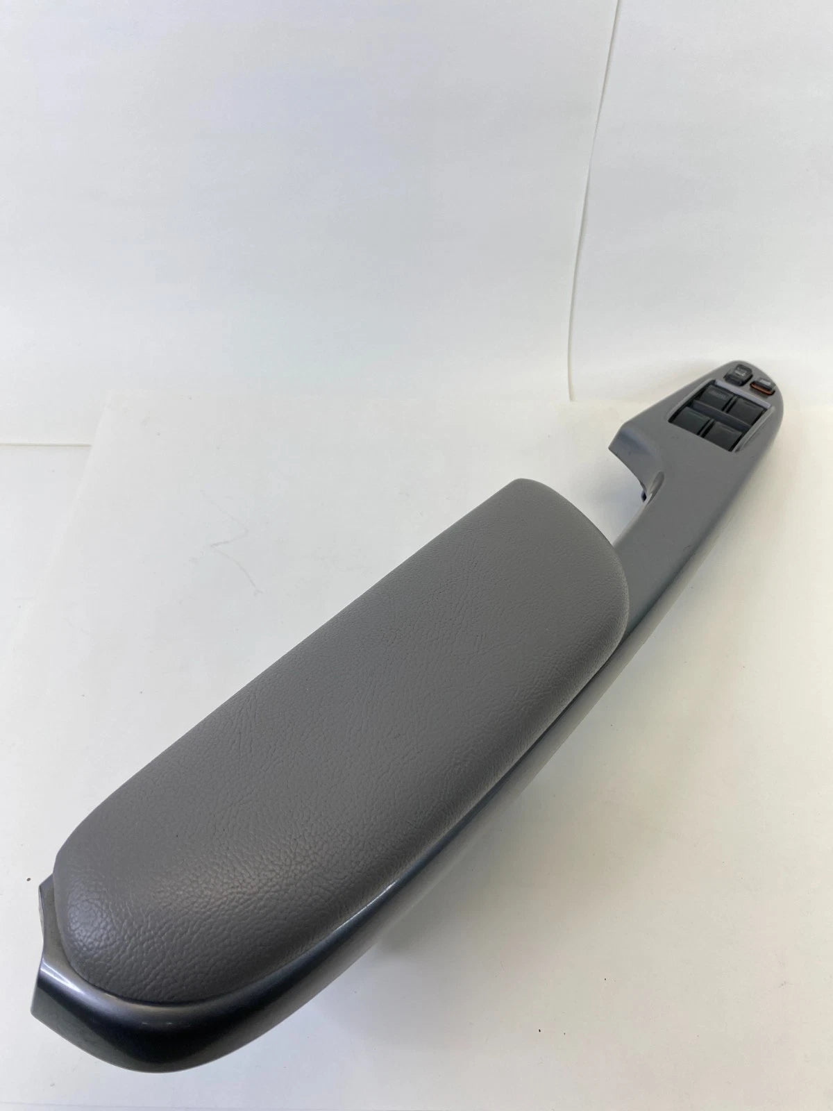 06-10 TOYOTA SIENNA FRONT LEFT DRIVER MASTER WINDOW LOCK SWITCH ARMREST BEZEL