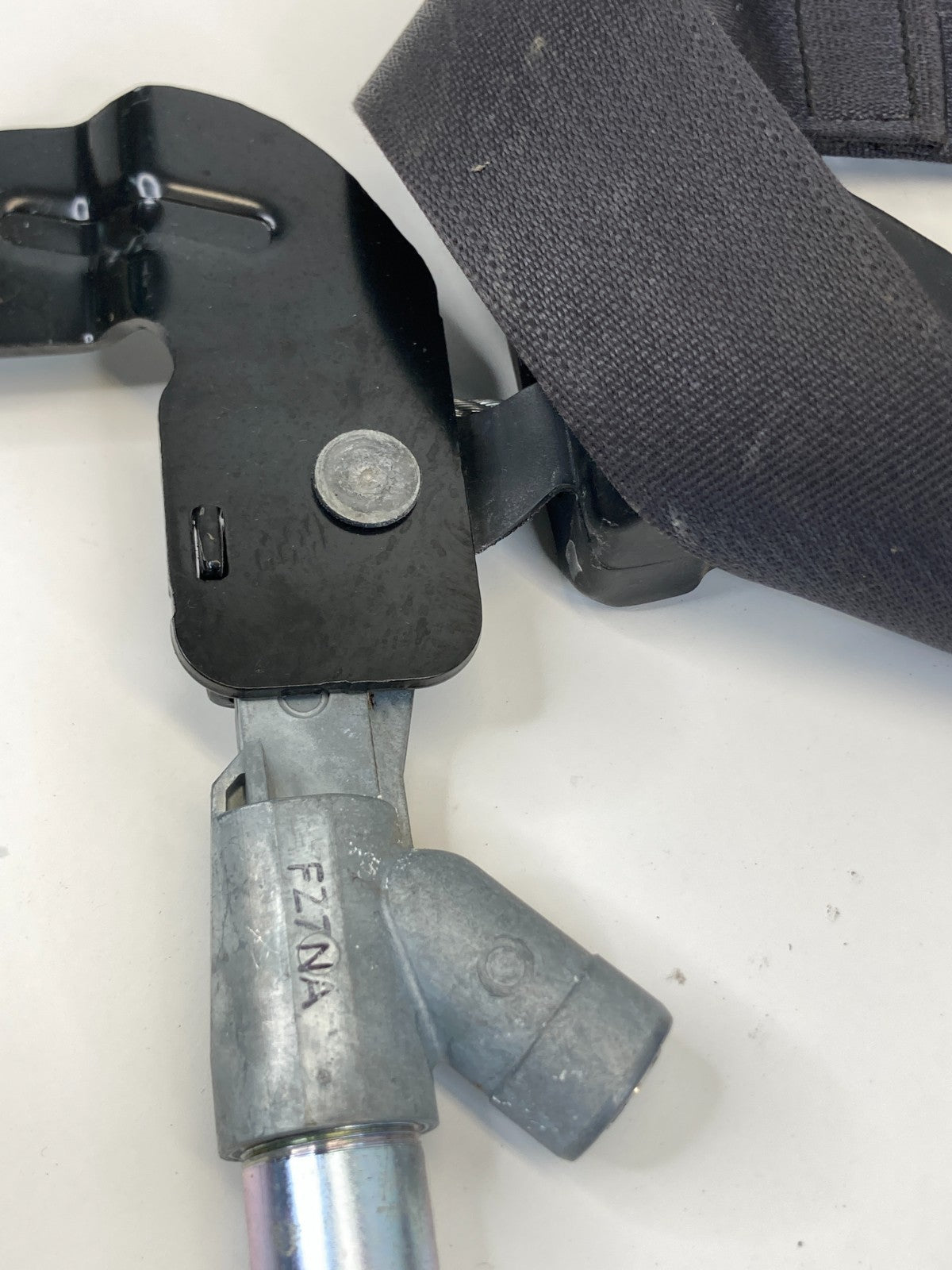 2014-2019 Kia Soul Front Right Passenger Seat Belt Retractor Assembly 88820B2500