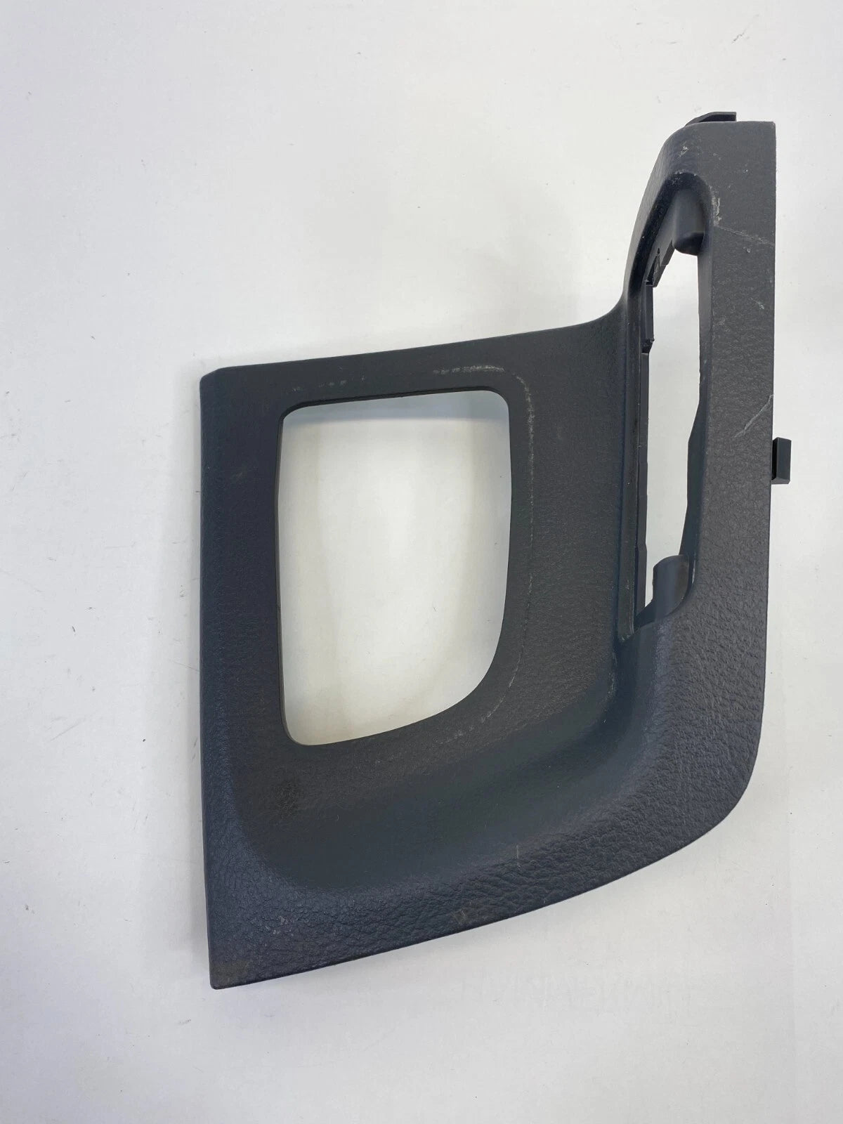 2004-2009 KIA SPECTRA REAR RIGHT DOOR WINDOW SWITCH BEZEL GARNISH 823442F100 OEM