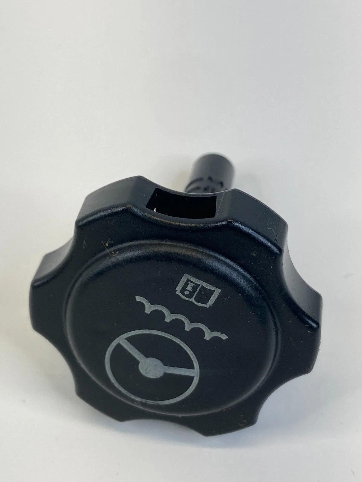 2010 2011 Buick LaCrosse A/T Steering Pump Reservoir Cap Cover Lid OEM