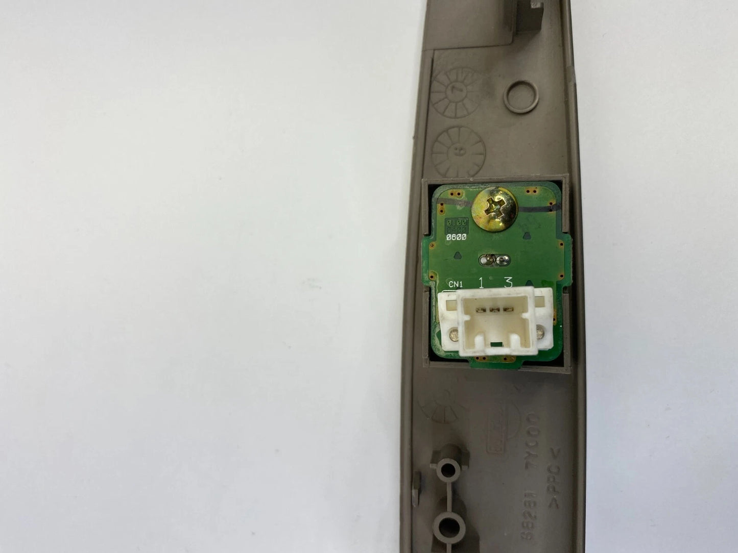 2004-2008 NISSAN MAXIMA DASH PANEL SECURITY LIGHT INDICATOR 68281-7Y000 OEM