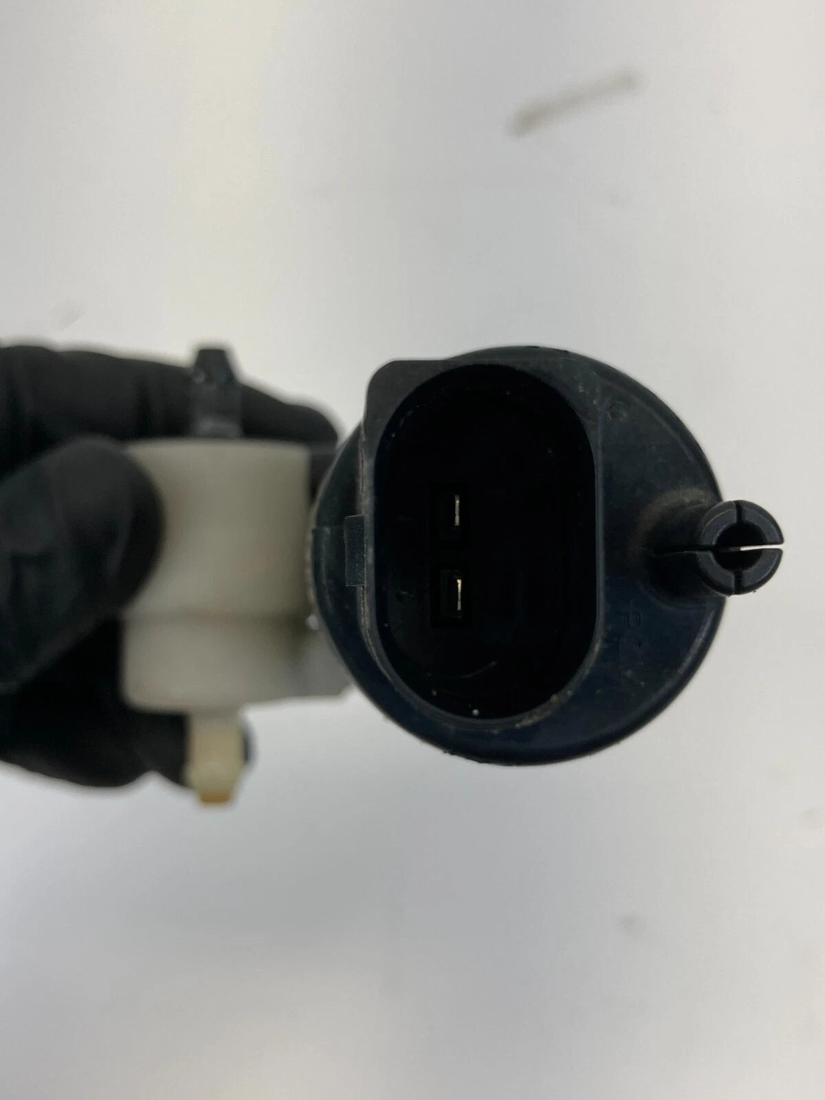 2010-2017 CHEVROLET EQUINOX WINDSHIELD WIPER FLUID WASHER PUMP ASSY OEM