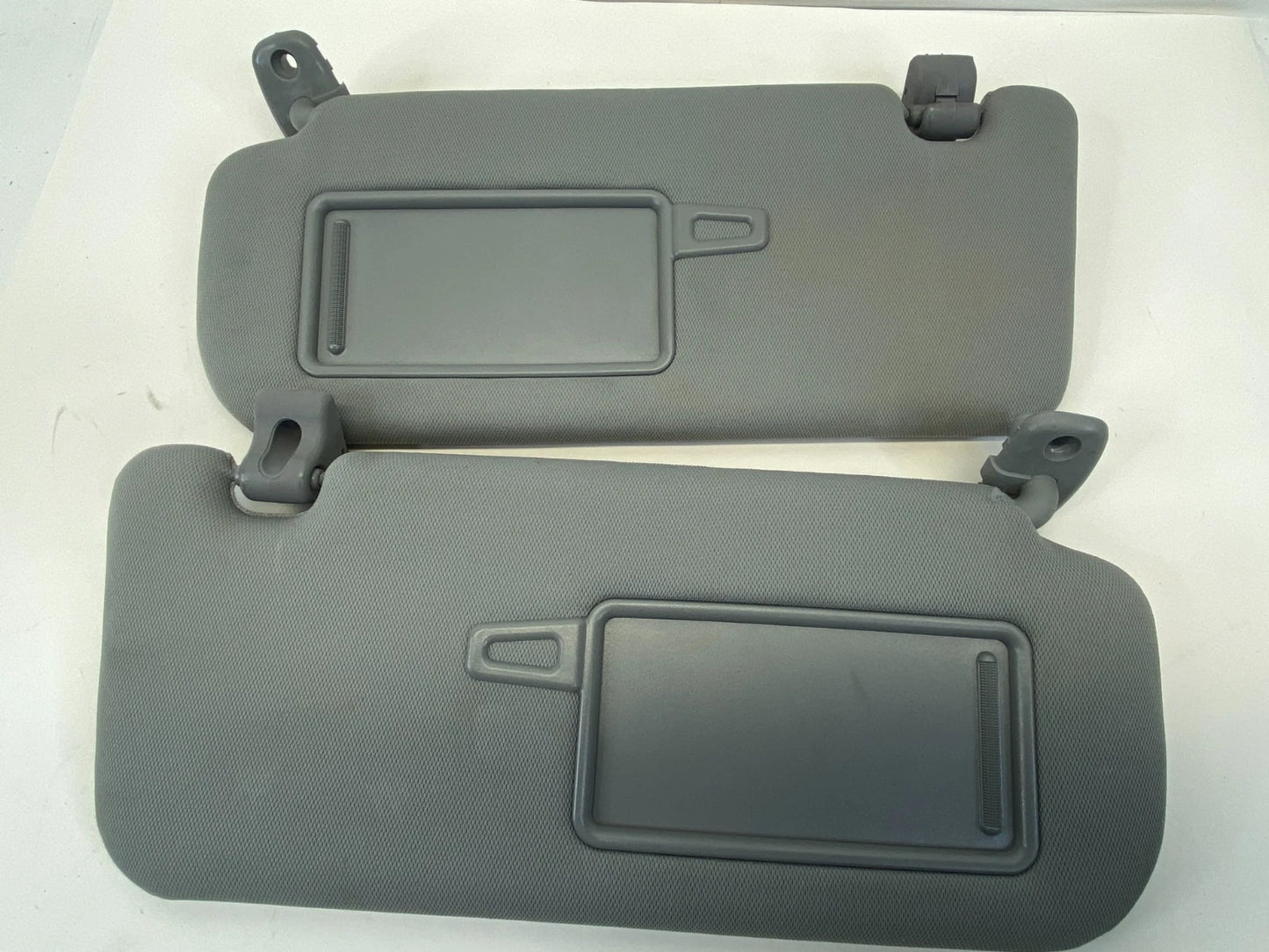 2011-2015 KIA SORENTO LEFT & RIGHT SIDE SUN VISOR GRAY SUNVISOR W/ MIRROR OEM