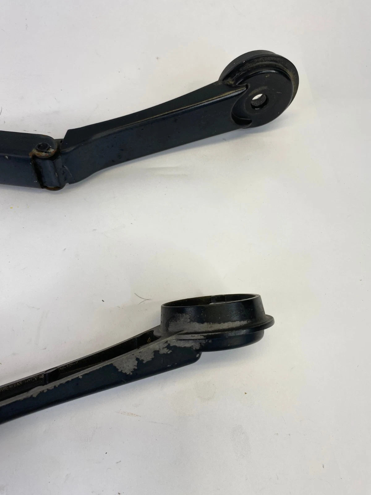 2012-2018 FORD FOCUS FRONT WINDSHIELD WIPER ARMS PAIR DRIVER PASSENGER SIDES OEM