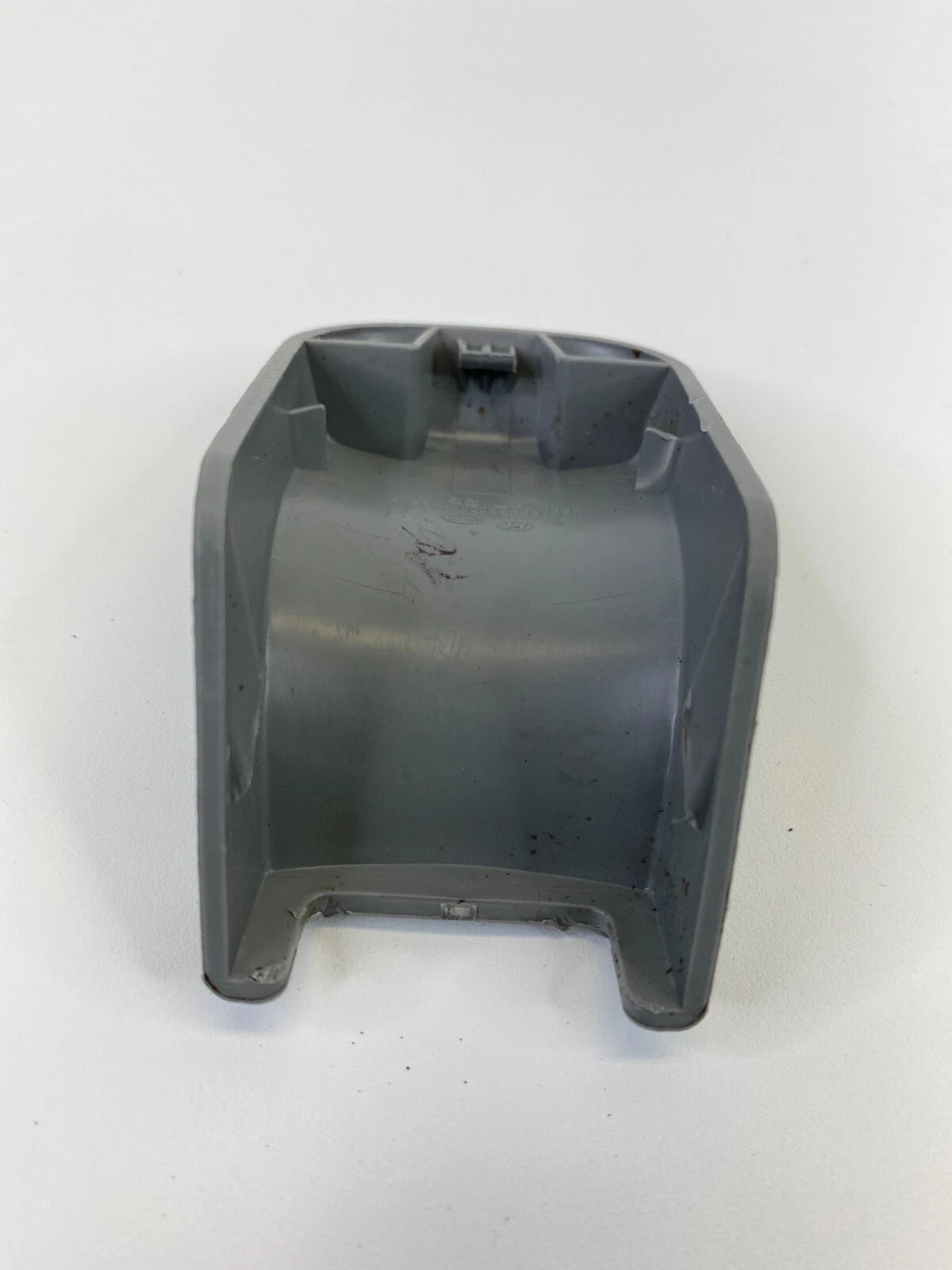 07 08 09 HYUNDAI SANTA FE RIGHT SEAT RAIL TRACK END COVER TRIM 88098-2B000 OEM