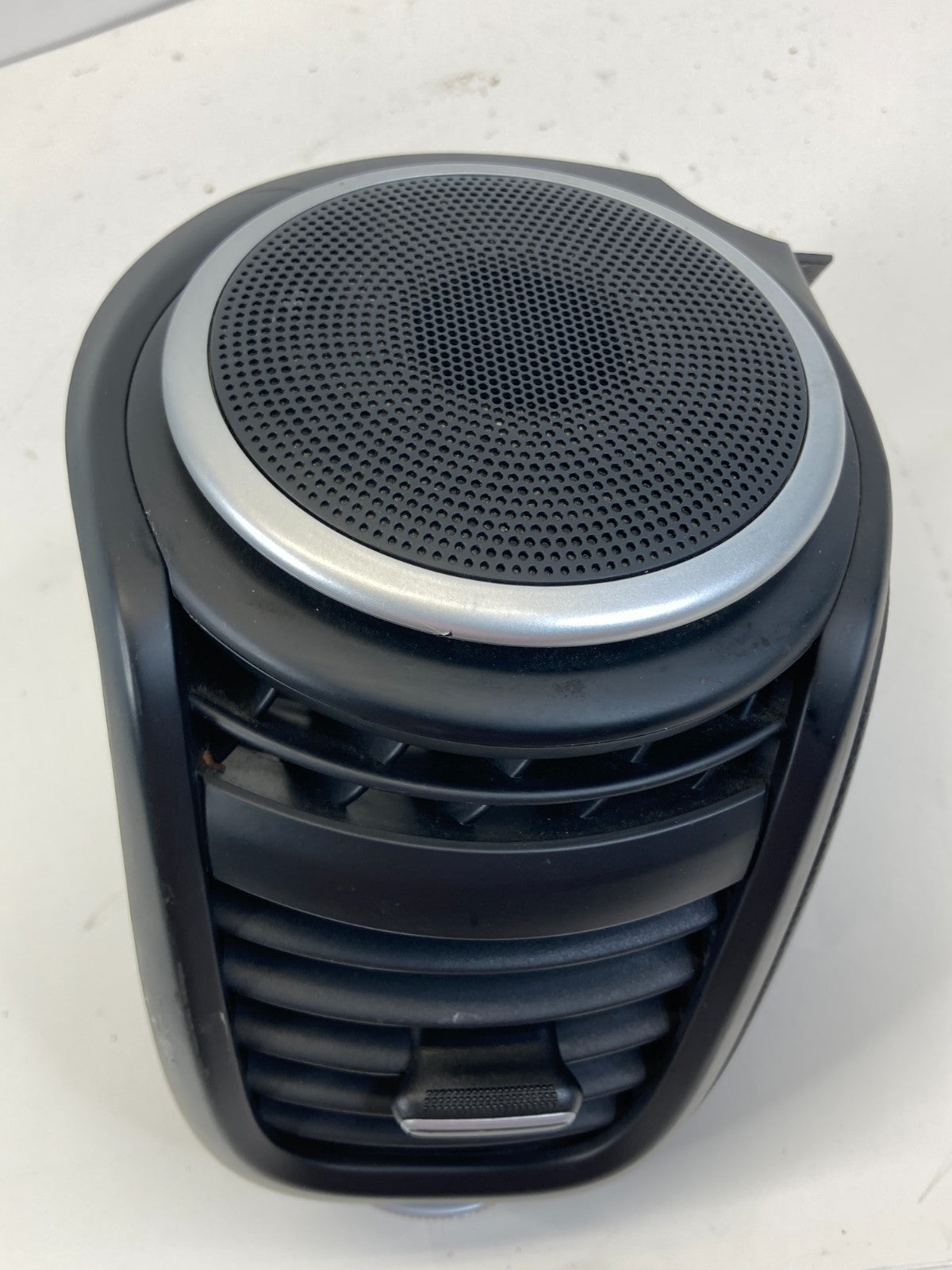 14-16 Kia Soul Dash Right Side A/C Heater Air Vent Grille w/ Speaker 97490-B2000