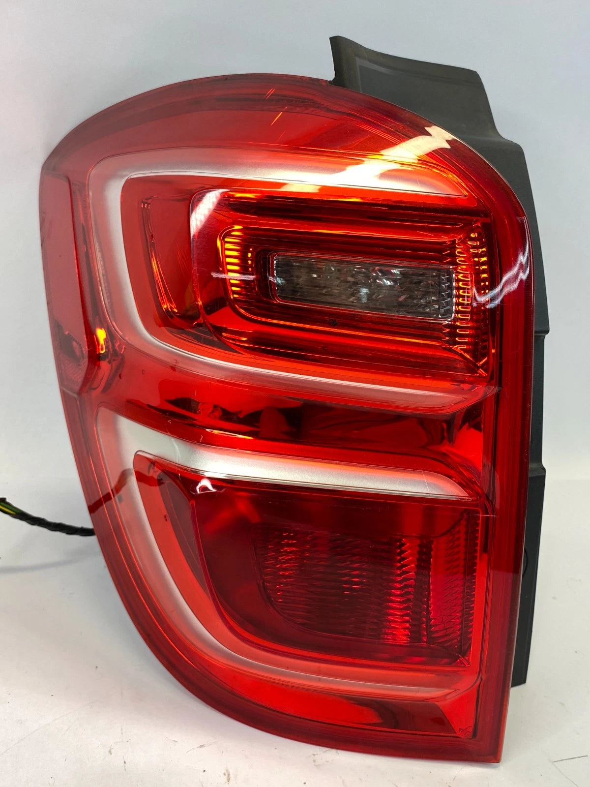 2016 2017 CHEVROLET EQUINOX TAIL LIGHT LAMP LEFT DRIVER SIDE OUTER OEM