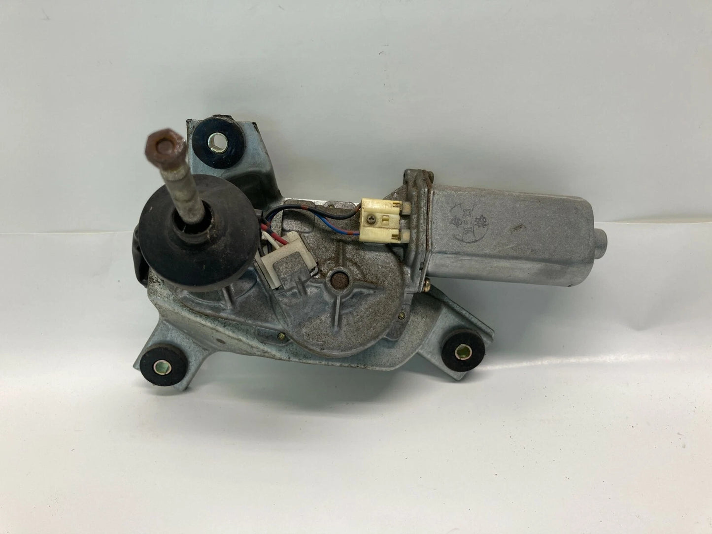 97-04 MITSUBISHI MONTERO SPORT REAR WINDSHIELD BACK GLASS WIPER MOTOR WM412091S