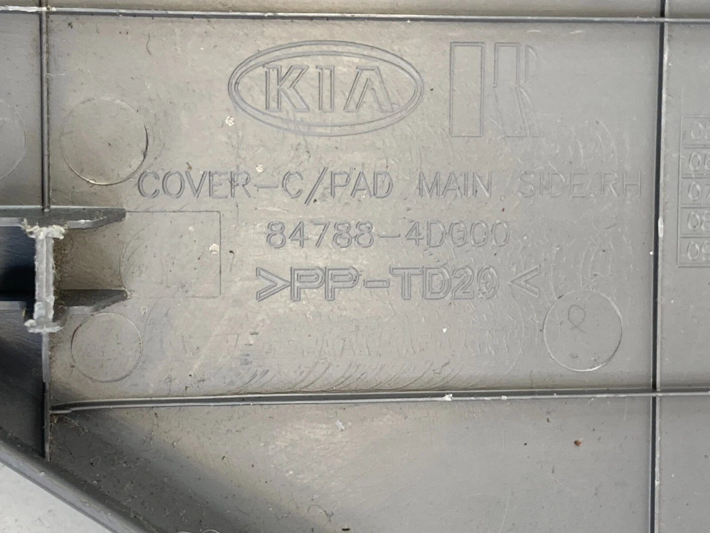 2007-2010 KIA SEDONA FRONT RIGHT SIDE INTERIOR DASH END TRIM CAP 84788-4D000 OEM