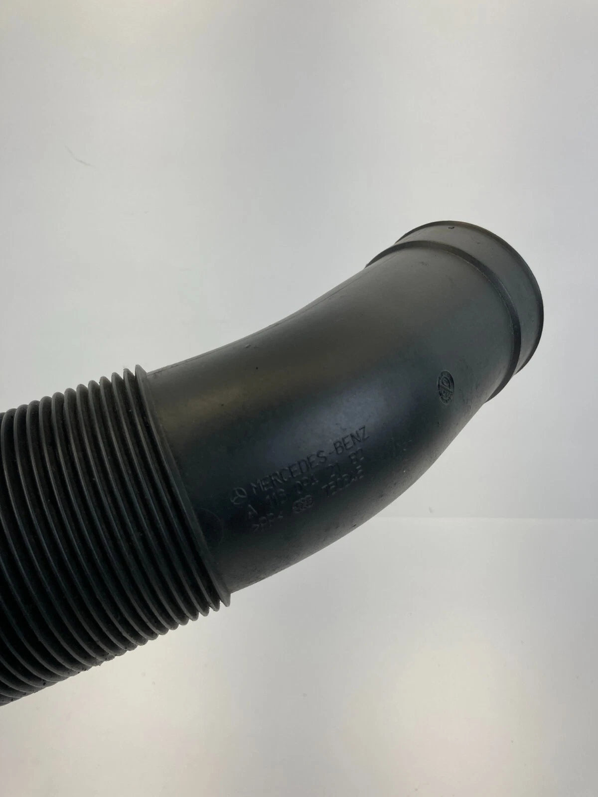 06-11 MERCEDES CLS500 5.0L RH AIR INTAKE DUCT HOSE TUBE OEM FACTORY A1130942182