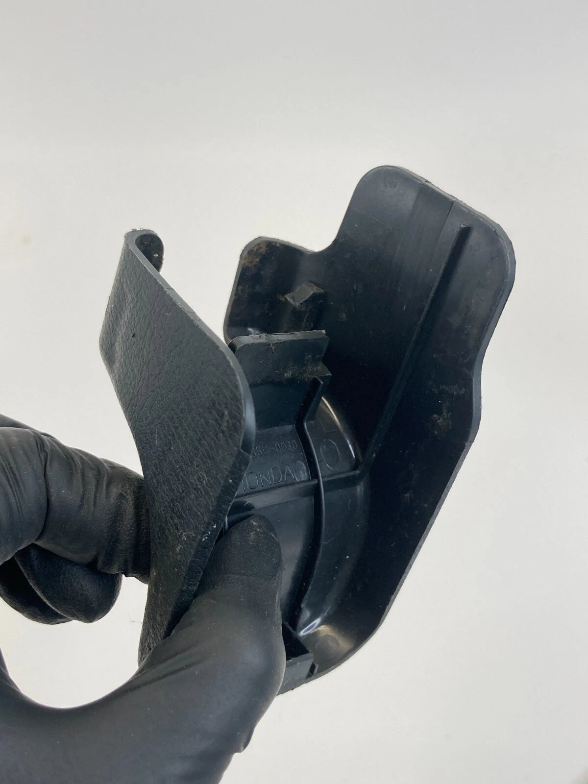 2001-2005 HONDA CIVIC REAR LEFT DRIVER SIDE SEAT TRACK COVER RAIL CAP OEM