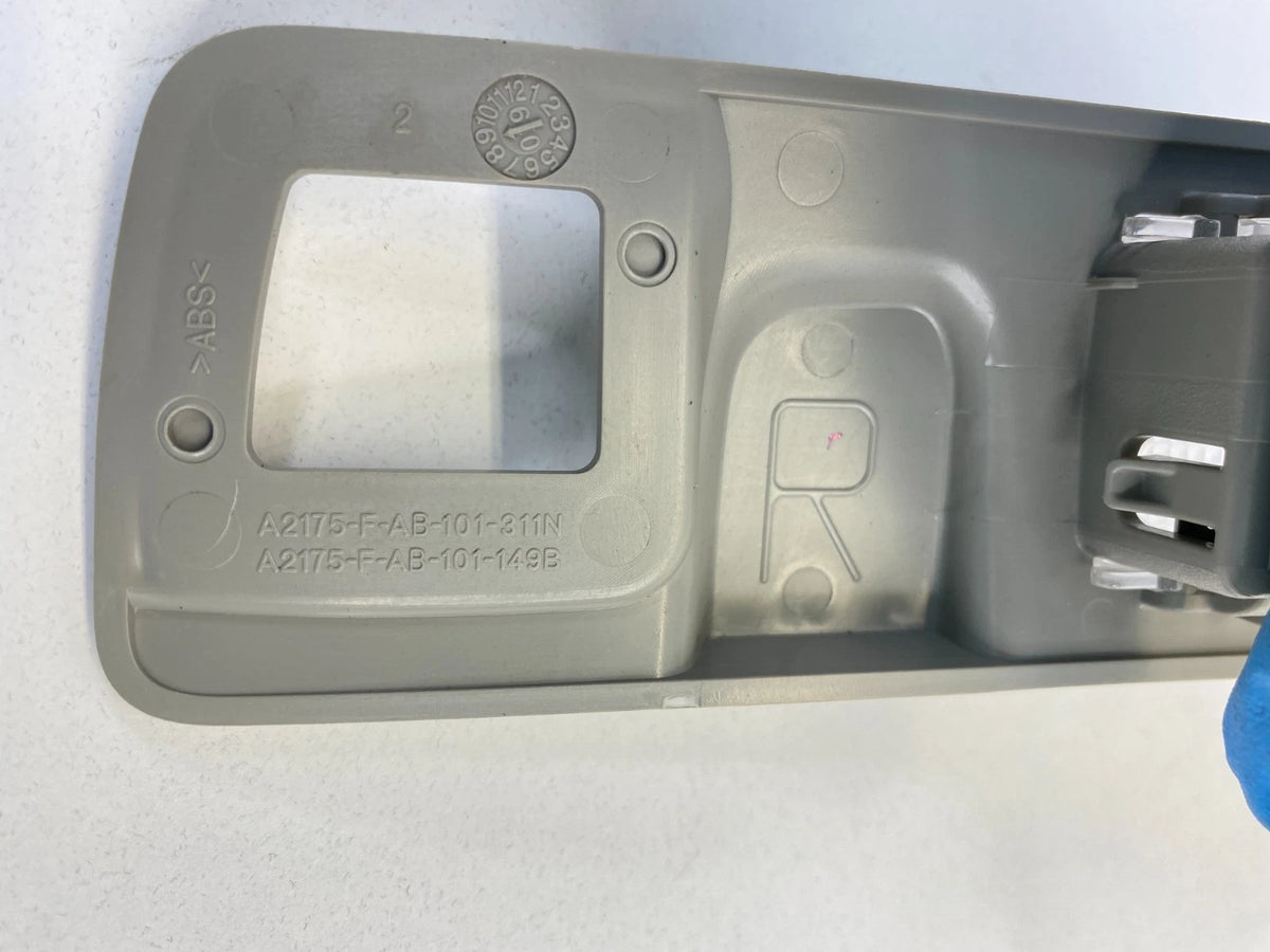 10-16 CADILLAC SRX REAR RIGHT INTERIOR ROOF READING LAMP LIGHT 20909444 OEM