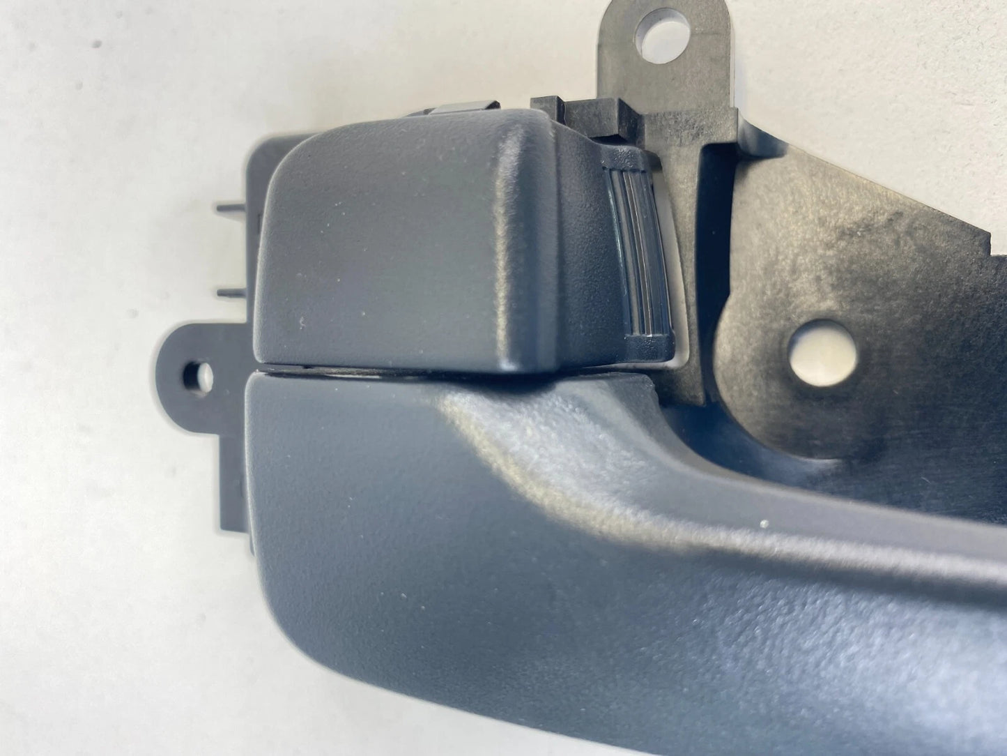 2007 2008 MITSUBISHI OUTLANDER REAR LEFT INTERIOR INNER DOOR HANDLE LH OEM