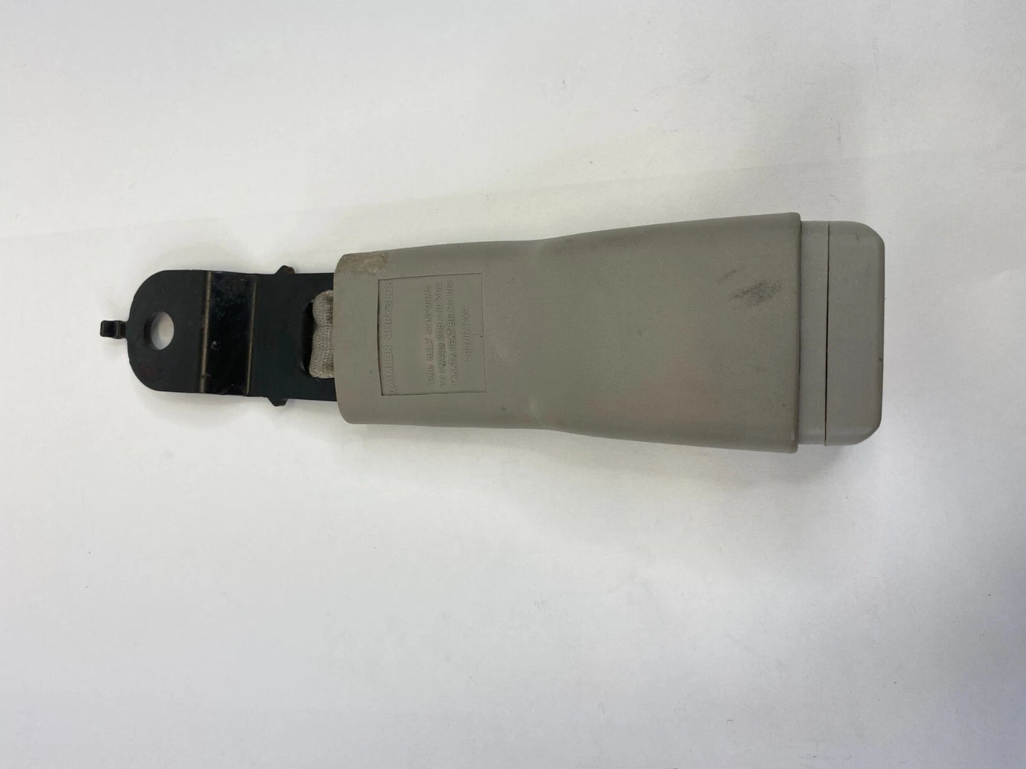 2005 05 DODGE MAGNUM FRONT RIGHT PASSENGER SIDE SEAT BELT BUCKLE ASSEMBLY OEM