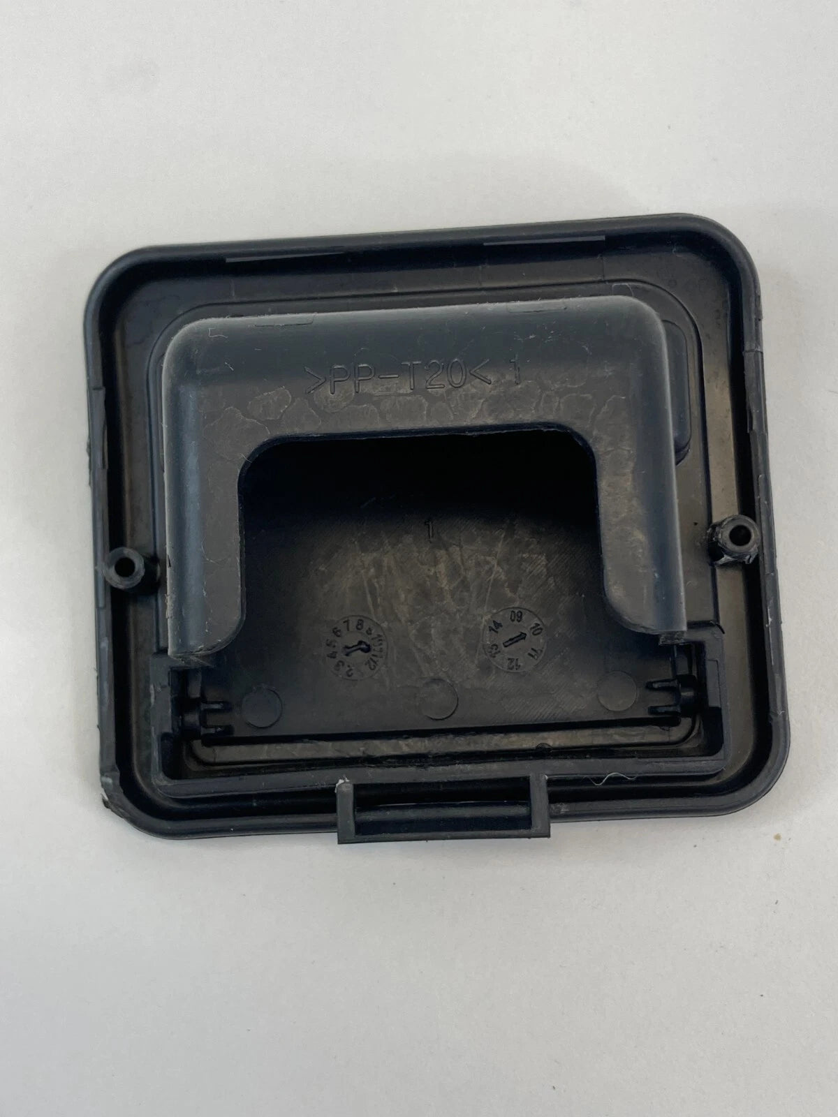 11-14 HYUNDAI SONATA BACK DECK SEAT CHILD SAFETY ANCHOR HOOK COVER TRIM OEM