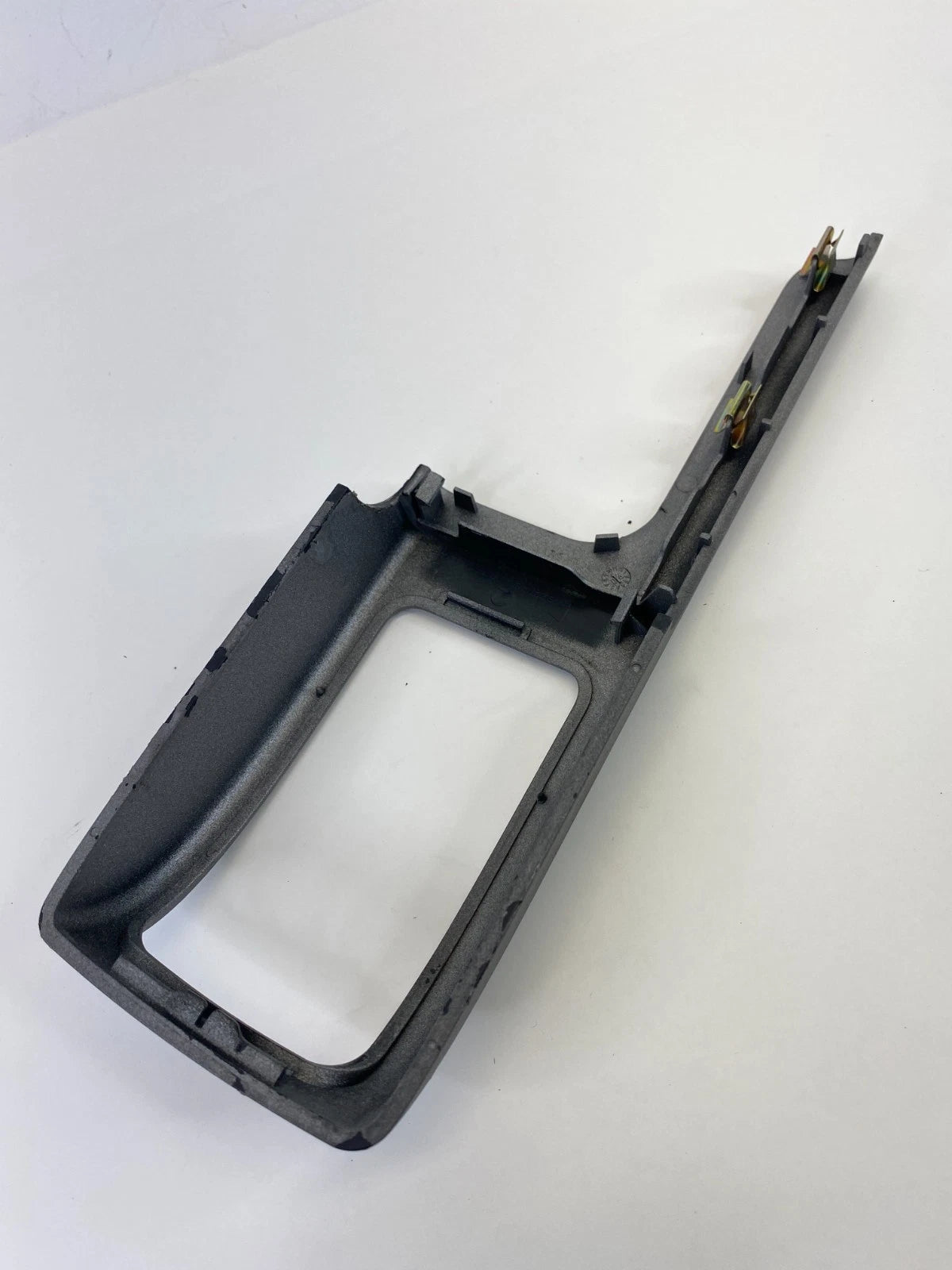 2003-2006 RANGE ROVER REAR LEFT SIDE INTERIOR DOOR HANDLE COVER TRIM BEZEL OEM