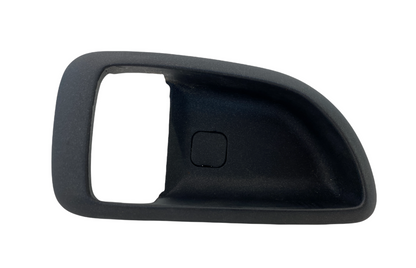 01-06 Hyundai Santa Fe Front Right Side Inner Door Handle Bezel Trim 82621-26000