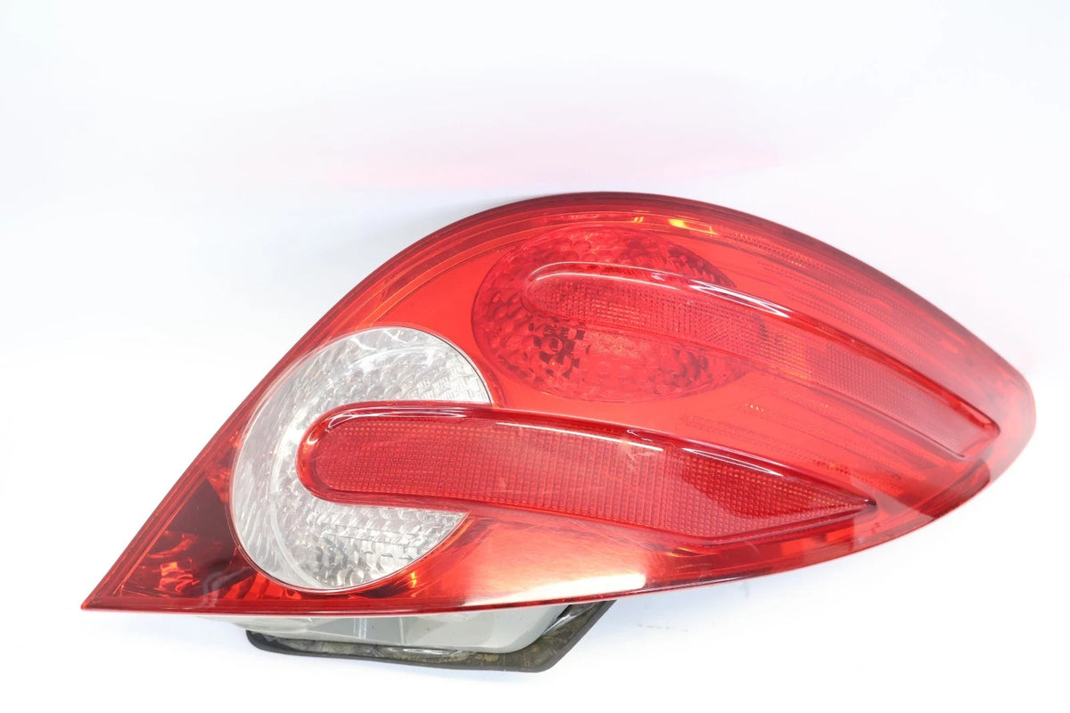 2006-2010 MERCEDES W251 R350 REAR RIGHT PASSENGER OUTER TAIL LIGHT TAILLIGHT OEM