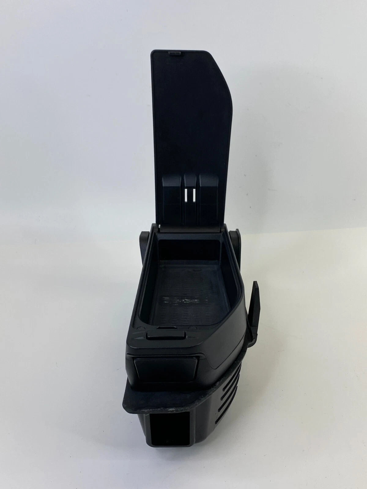 09 10 535I XDRIVE 04-07 BMW 530I CENTER CONSOLE ARMREST TRAY BOX 51167112395 OEM
