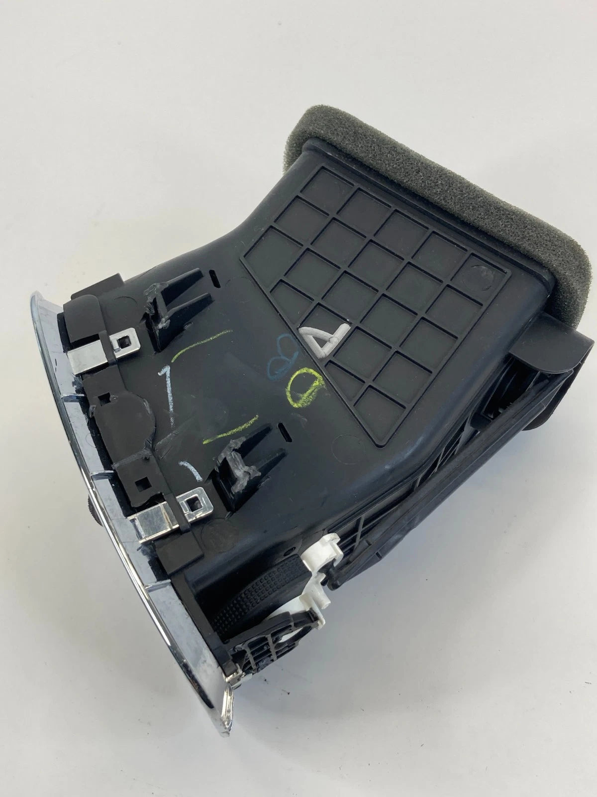 2011-2013 DODGE DURANGO DASH LEFT SIDE HEATER AIR VENT OUTLET GRILLE 00006043-01