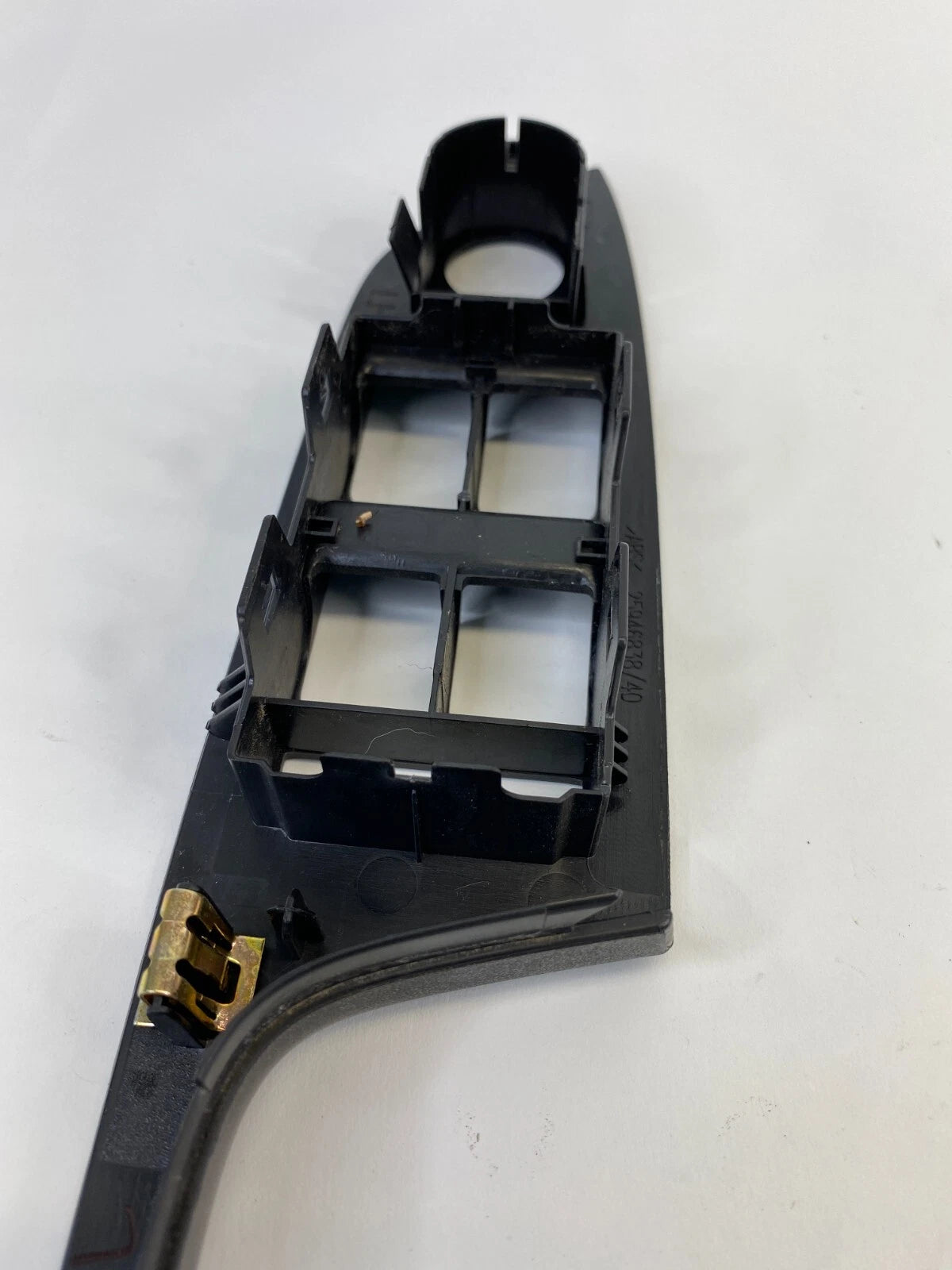 2010-2017 CHEVROLET EQUINOX FRONT LEFT MASTER WINDOW SWITCH BEZEL TRIM 25946838