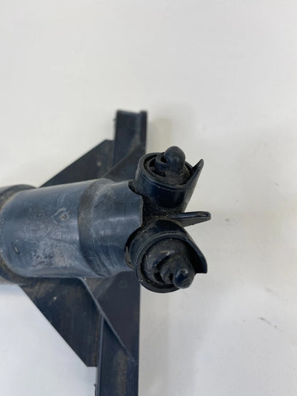 2004-2007 BMW 530I 525I 06-10 BMW 550I RIGHT HEADLIGHT WASHER NOZZLE RH OEM