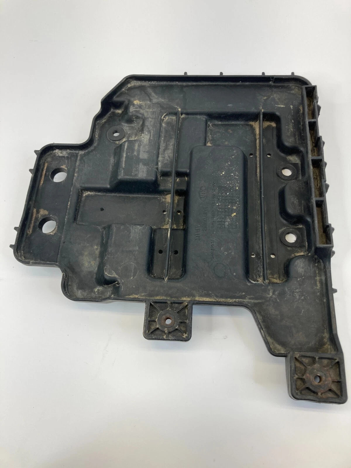2010 2011 KIA SOUL BATTERY SUPPORT TRAY PAD HOLDER COVER TRIM 37150-2K450 OEM