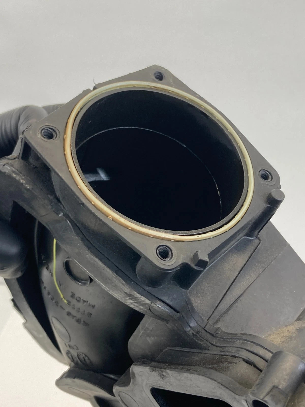 11-20 DODGE GRAN CARAVAN 3.6L ENGINE UPPER INTAKE MANIFOLD PLENUM 5184693AE OEM