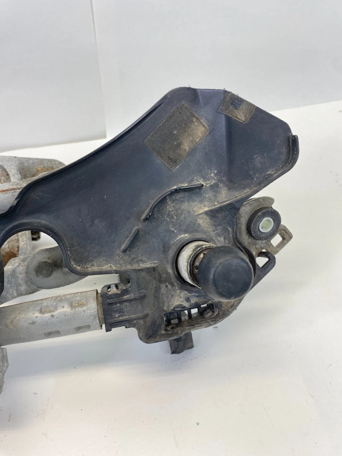 2010 2011 MAZDA3 FRONT WINDSHIELD WIPER MOTOR W/ LINKAGE BBM4-67-37X OEM