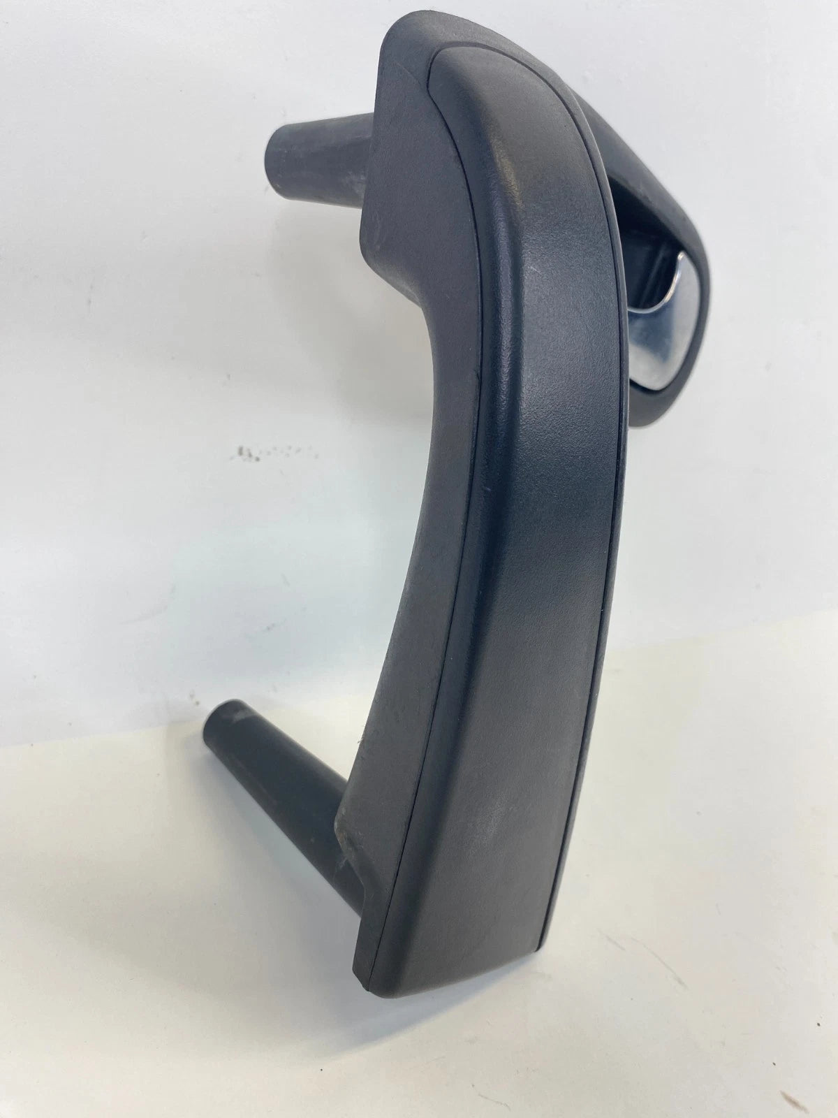 2008-2012 Buick Enclave Front Right Interior Door Grab Pull Handle OEM