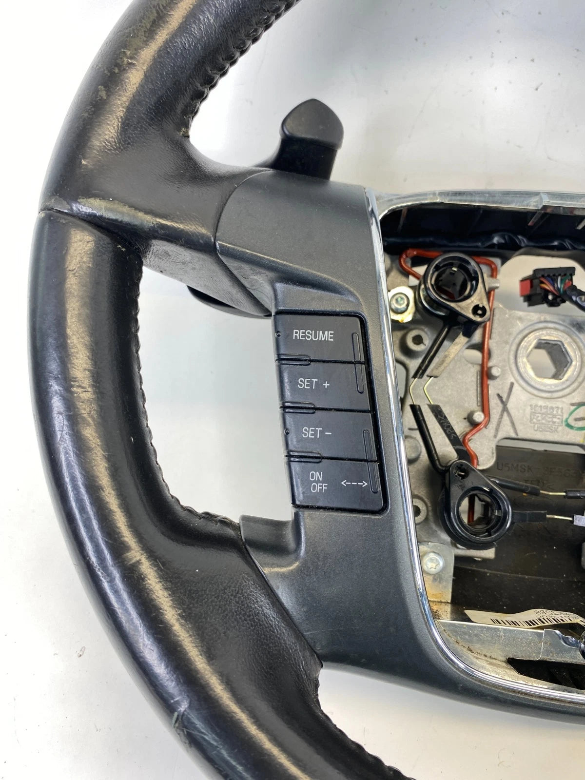 2010-2012 FORD TAURUS STEERING WHEEL W/ AUDIO & CRUISE CONTROL SWITCHES OEM