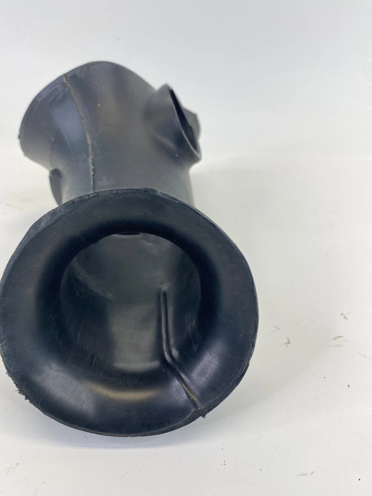 2002-2006 GMC Envoy XL Air Intake Hose Duct Outlet Tube Pipe 15149664 OEM