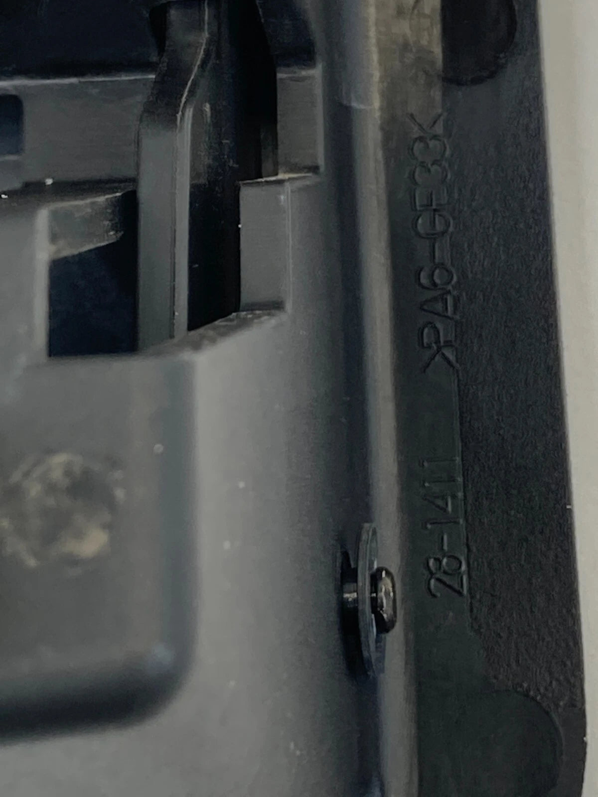 2004-2009 CADILLAC SRX SECOND ROW LEFT OR RIGHT UPPER SEAT BACK RELEASE HANDLE