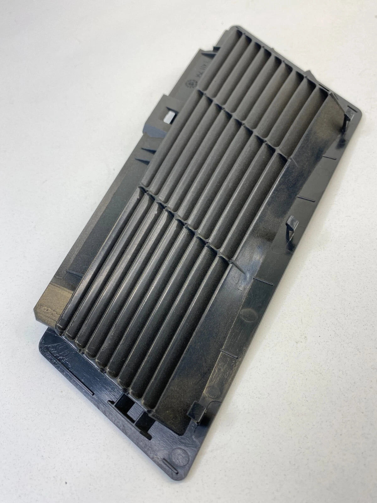 2004-2010 BMW X3 REAR TRUNK INNER INTERIOR BOOT VENT GRILLE TRIM BEZEL 3411754
