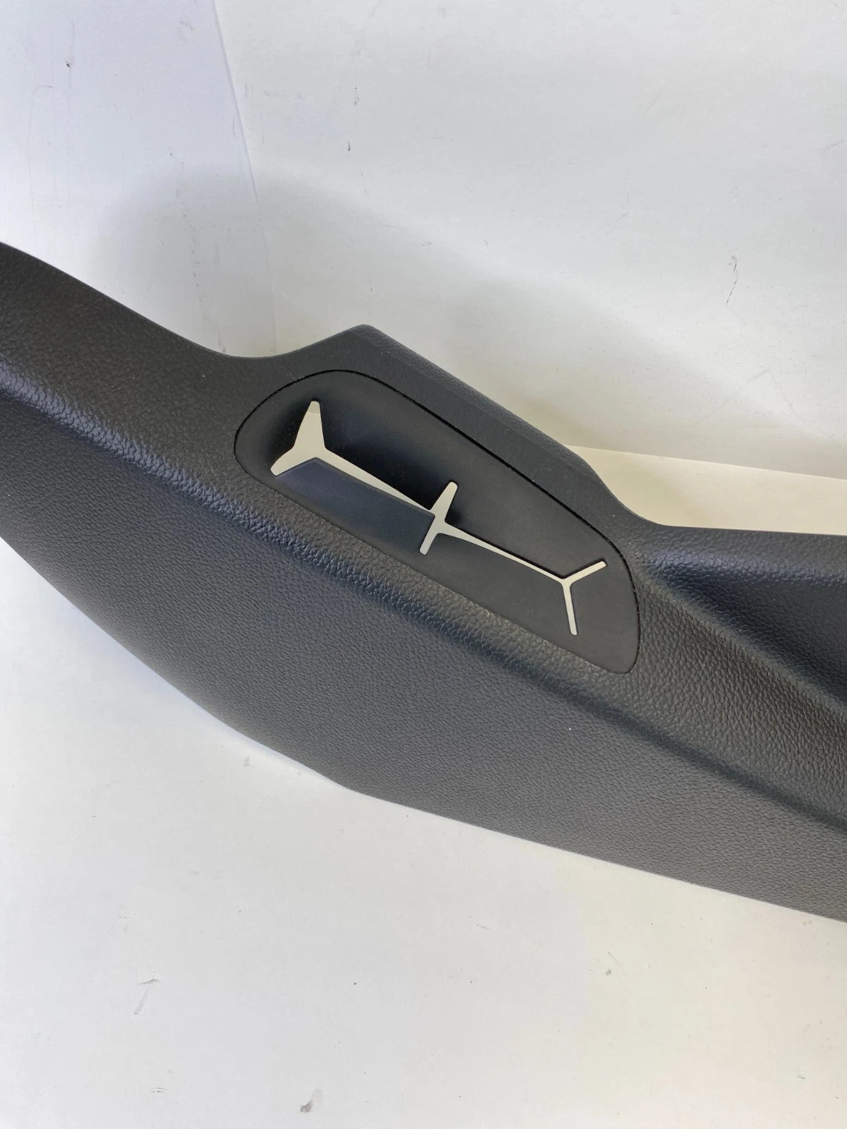 2013-2019 CADILLAC ATS FRONT RIGHT SEAT ADJUSTER SWITCH W/ BEZEL TRIM 2118360