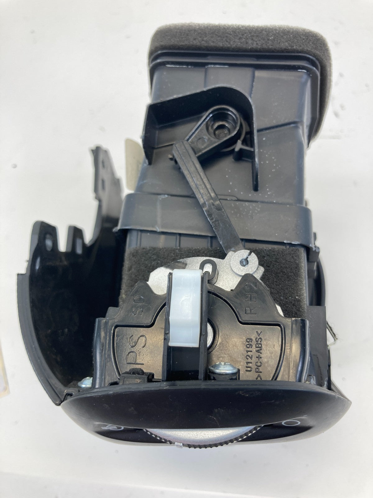 14-16 Kia Soul Dash Right Side A/C Heater Air Vent Grille w/ Speaker 97490-B2000