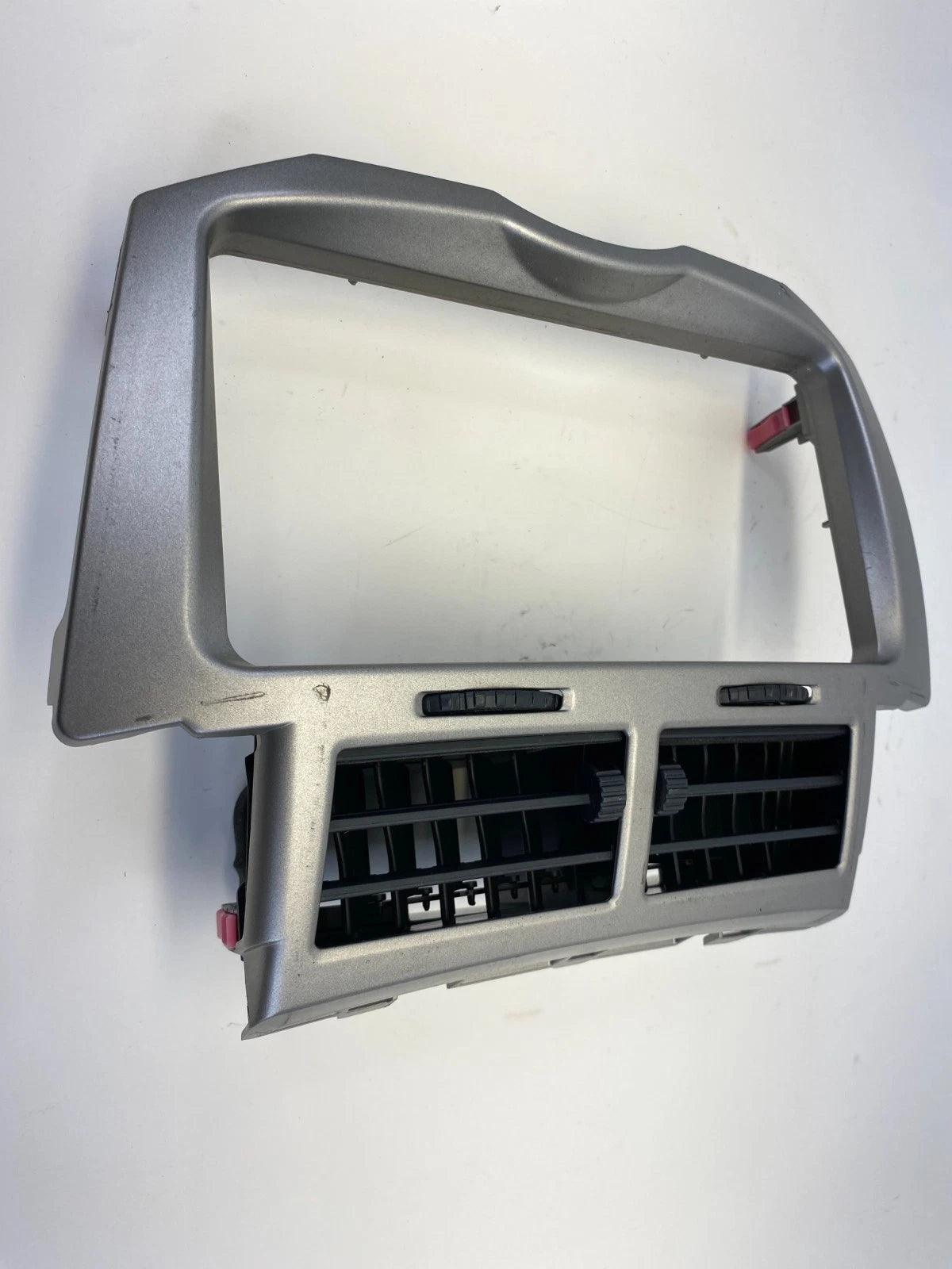 2008-2011 TOYOTA YARIS CENTER DASH AC AIR VENT & RADIO BEZEL TRIM 5540552580 OEM