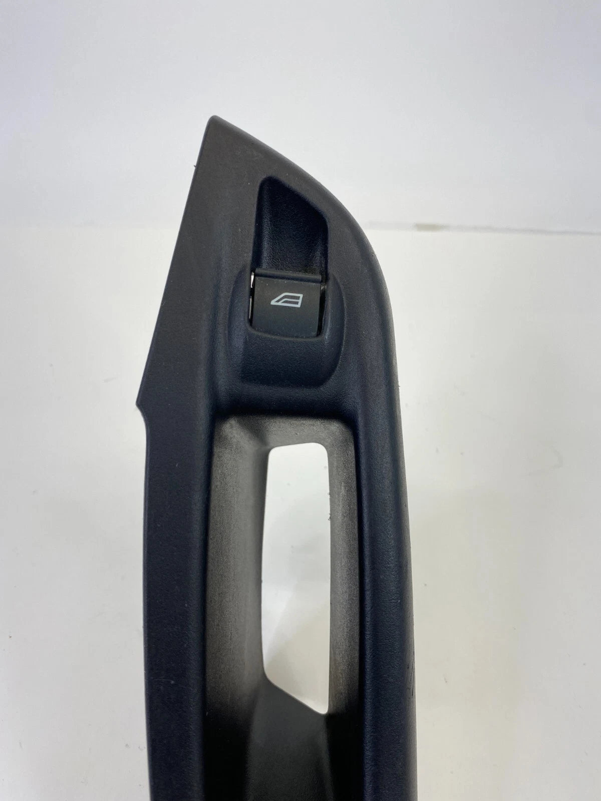2012-2018 FORD FOCUS REAR LEFT WINDOW CONTROL SWITCH W/ TRIM BEZEL 1085503X OEM