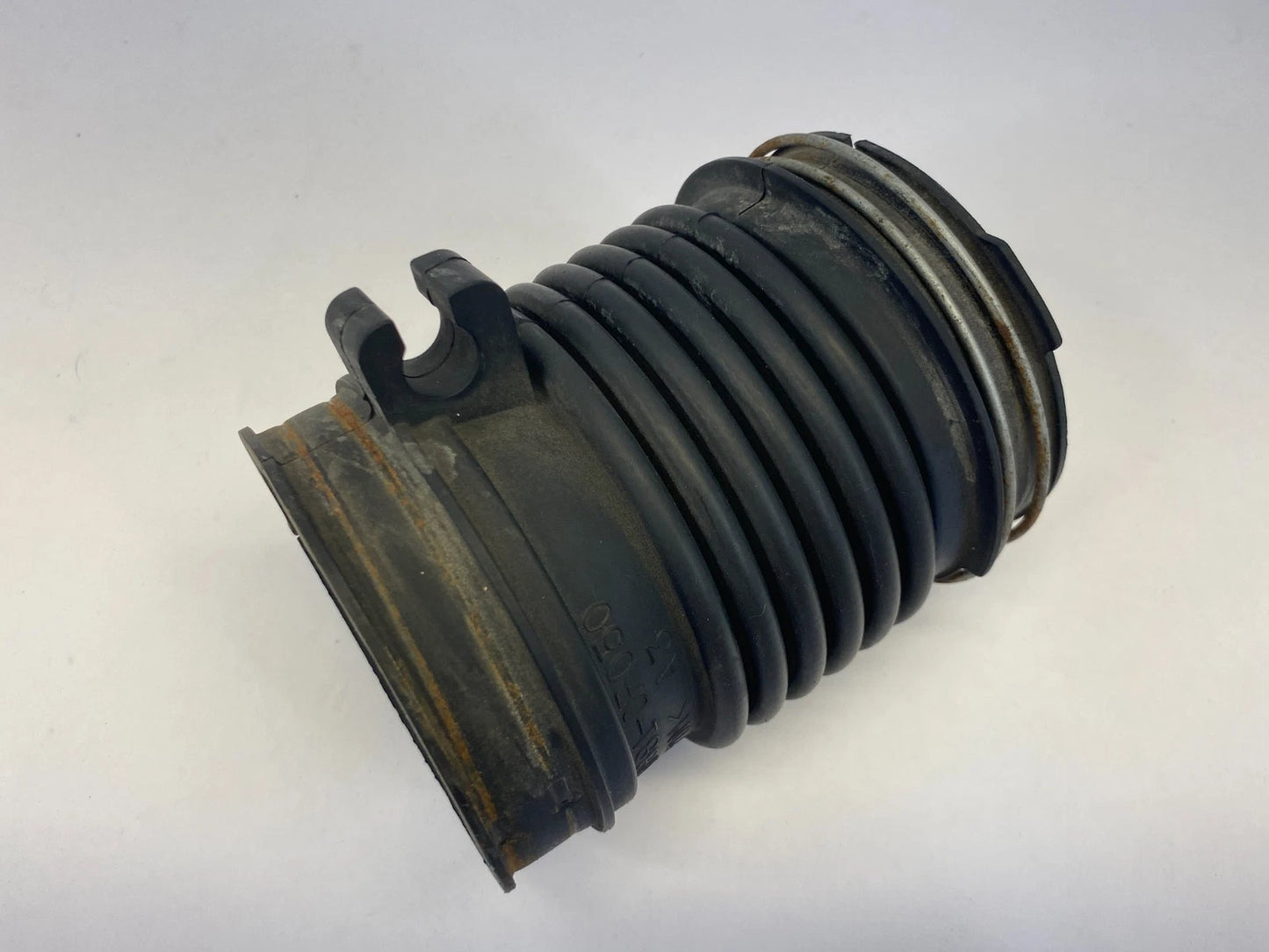 2007-2009 LEXUS RX350 3.5L AIR CLEANER INTAKE HOSE UPPER 17881-0P050 OEM FACTORY