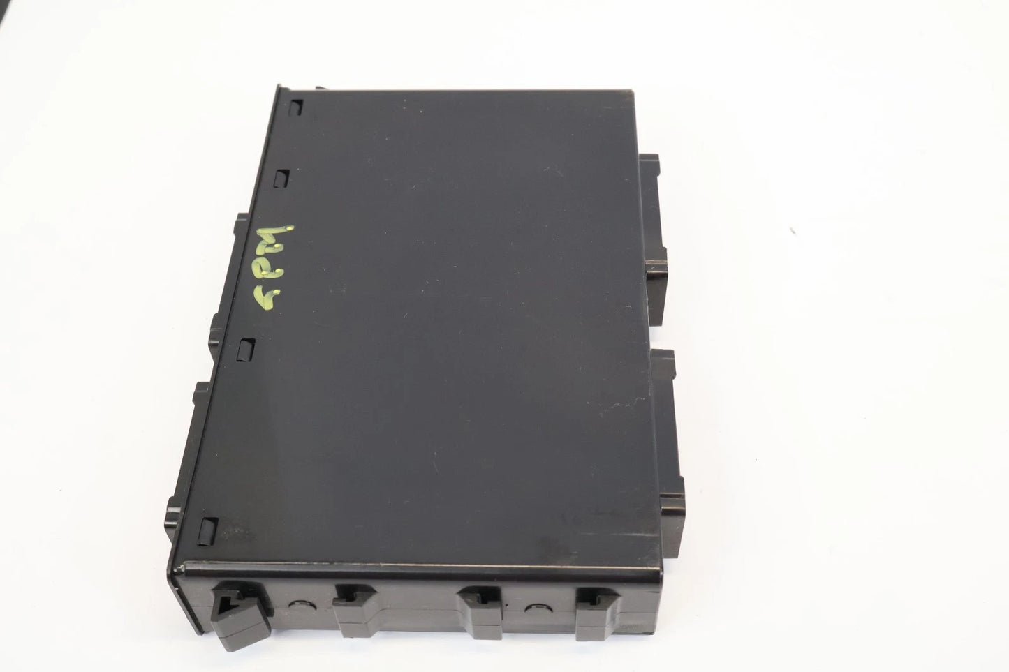2010-2013 SUZUKI KIZASHI BODY CONTROL MODULE COMPUTER UNIT BCM BCU 36780-57L03