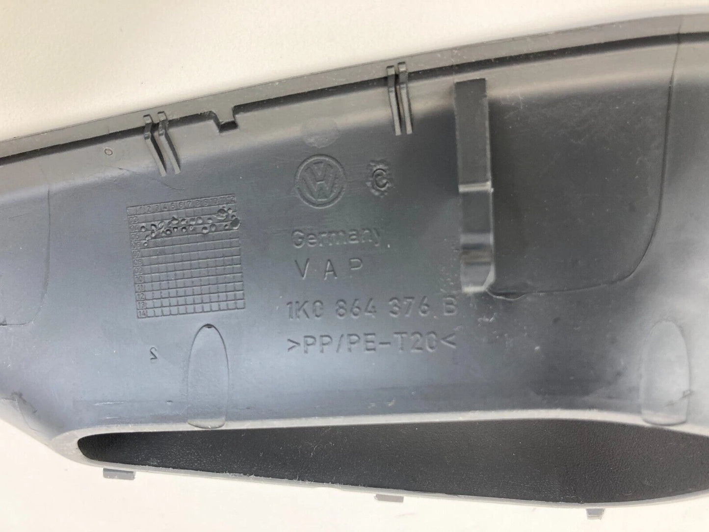 06 07 VOLKSWAGEN GTI CENTER CONSOLE RIGHT SIDE LOWER TRIM COVER 1K0-864-376-B