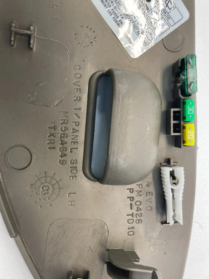 2006 2007 MITSUBISHI ENDEAVOR DASH LEFT END COVER ACCESS FUSE BOX LID MR564849