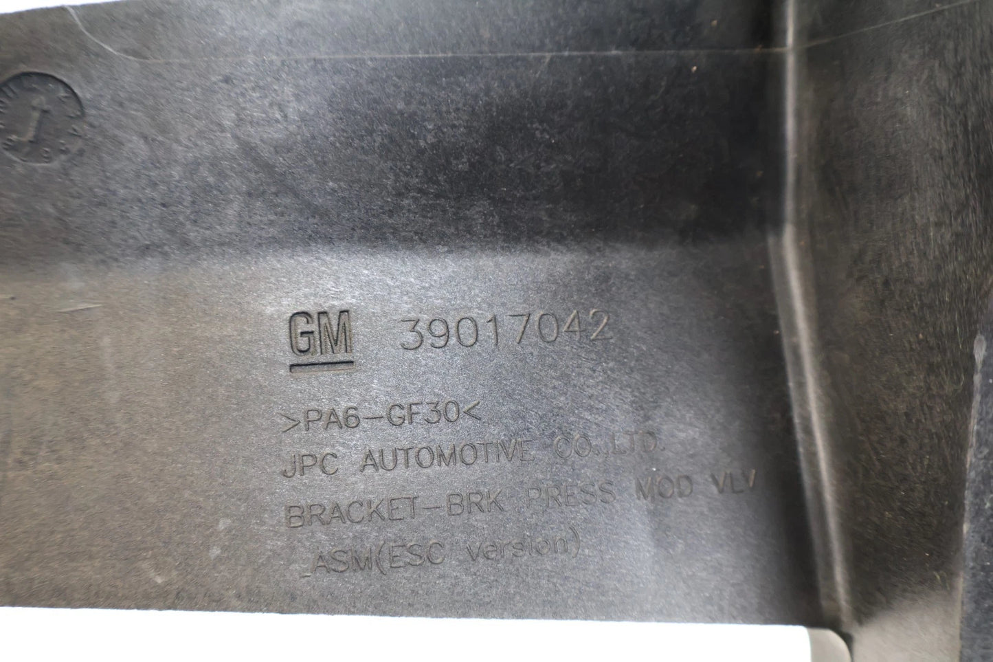 2016-2019 CHEVROLET CRUZE 1.4L ABS PUMP BRAKE SUPPORT BRACKET HOLDER 39017042