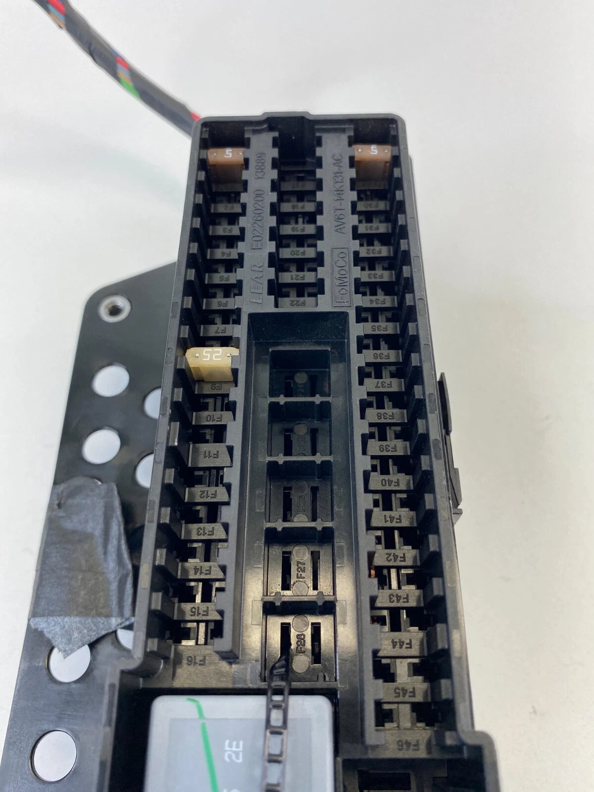 12-18 FORD FOCUS SEDAN 2.0L REAR TRUNK FUSE BOX FUSEBOX JUNCTION AV6T-14K131-AC