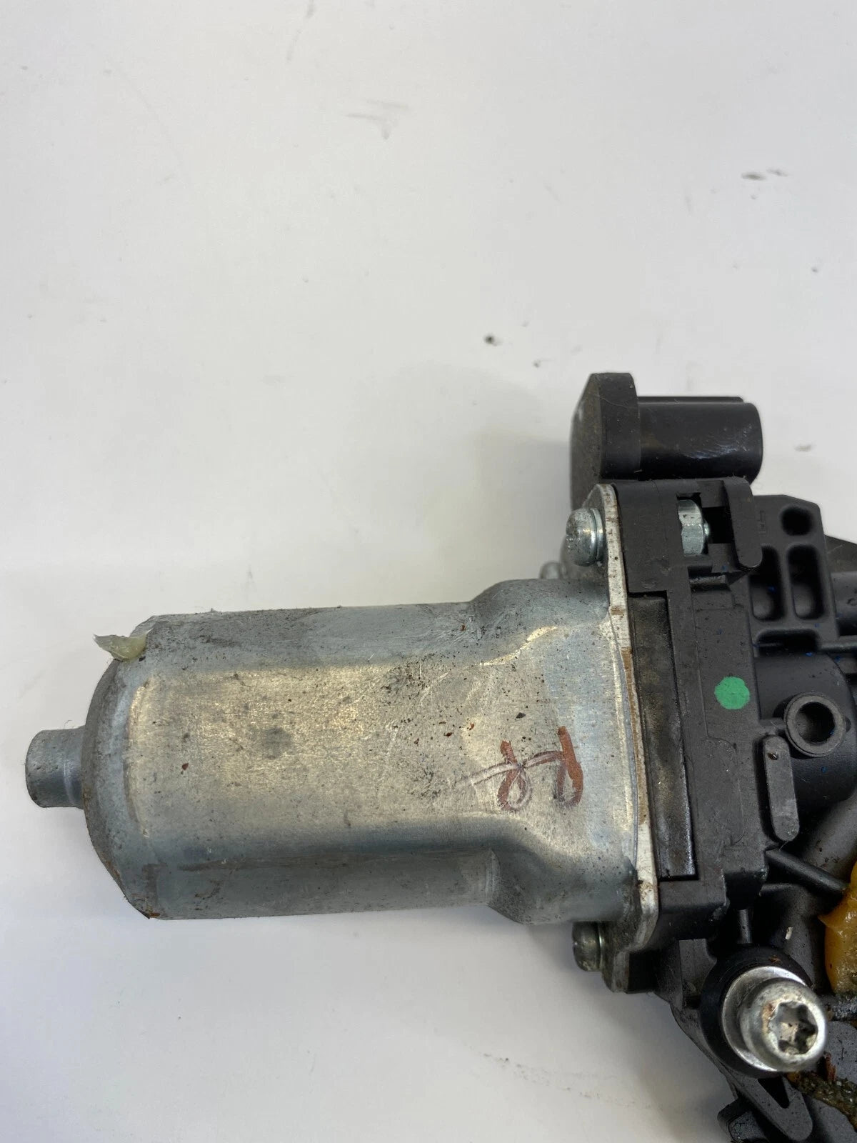 2004-2010 TOYOTA SIENNA REAR RIGHT BACK SIDE DOOR WINDOW MOTOR 22510-10280