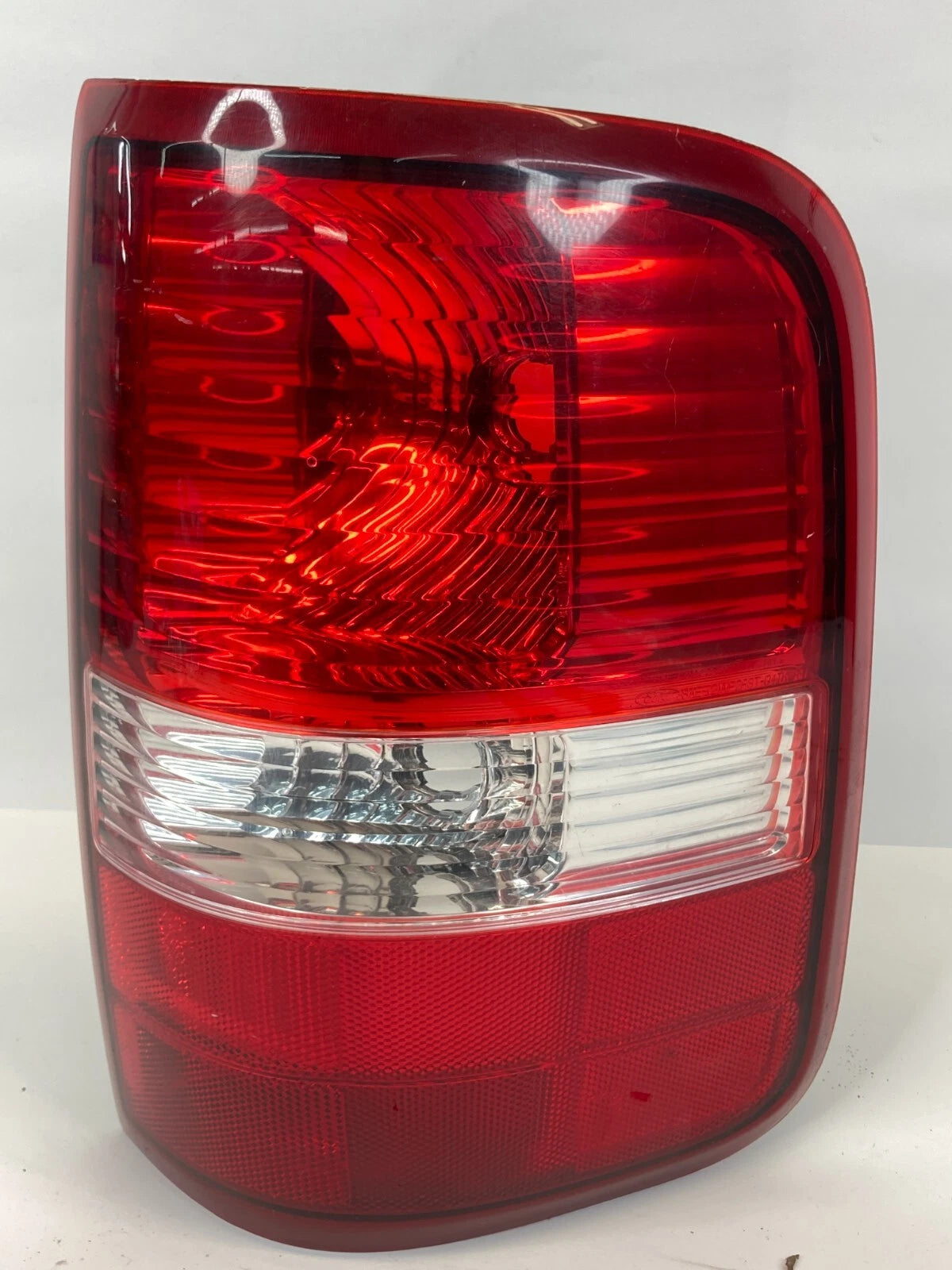 2004-2008 FORD F-150 REAR RIGHT PASSENGER TAIL LIGHT LAMP OEM 4L34-13B504-A OEM